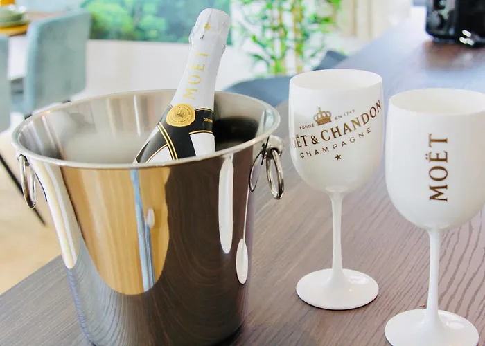 Fewozauber - Domschloss, Zentrum, 6 Personen, Business, Dachterrasse, Familien 公寓 什未林